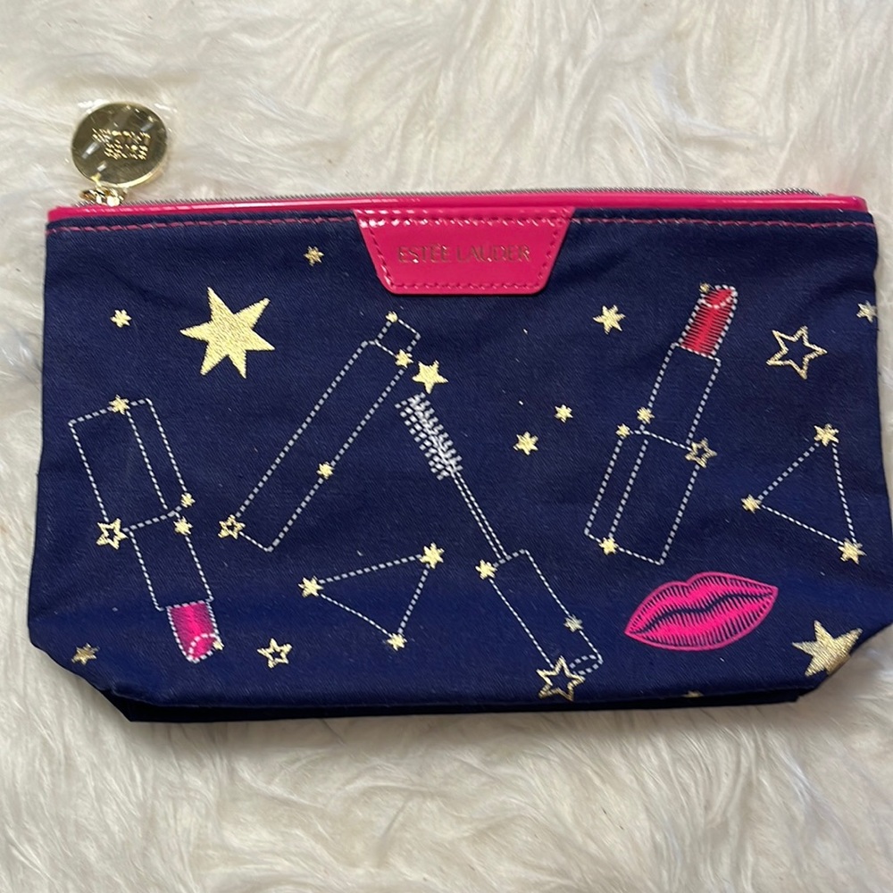A gorgeous ESTEE LAUDER cosmetic bag 🐬
